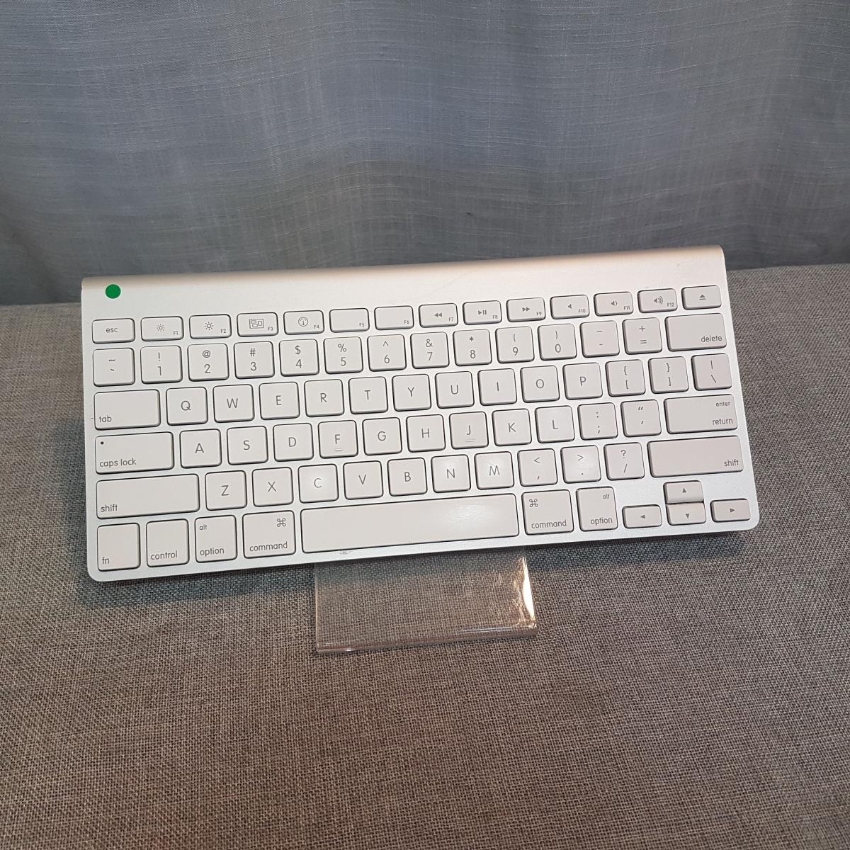 Apple wireless Keyboard